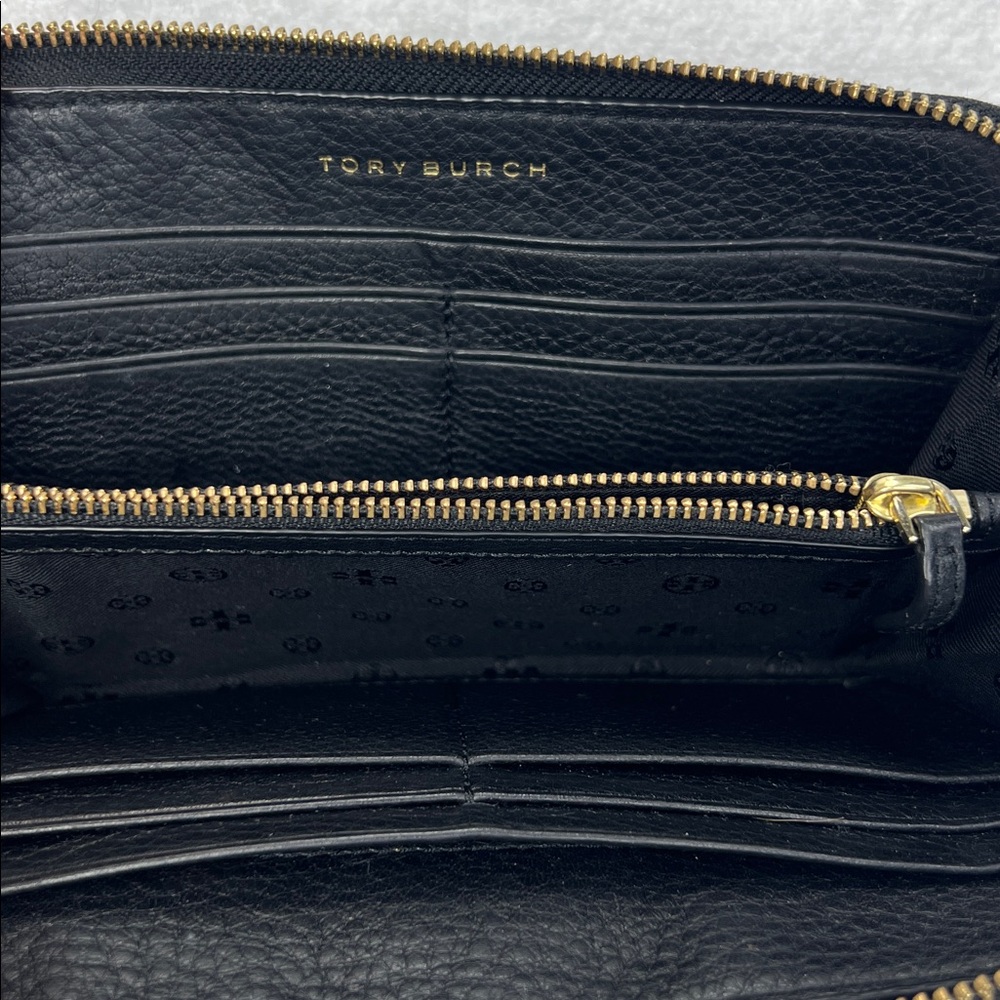Tory Burch giveaway - Picture 5 of 8